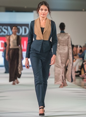 Look 3